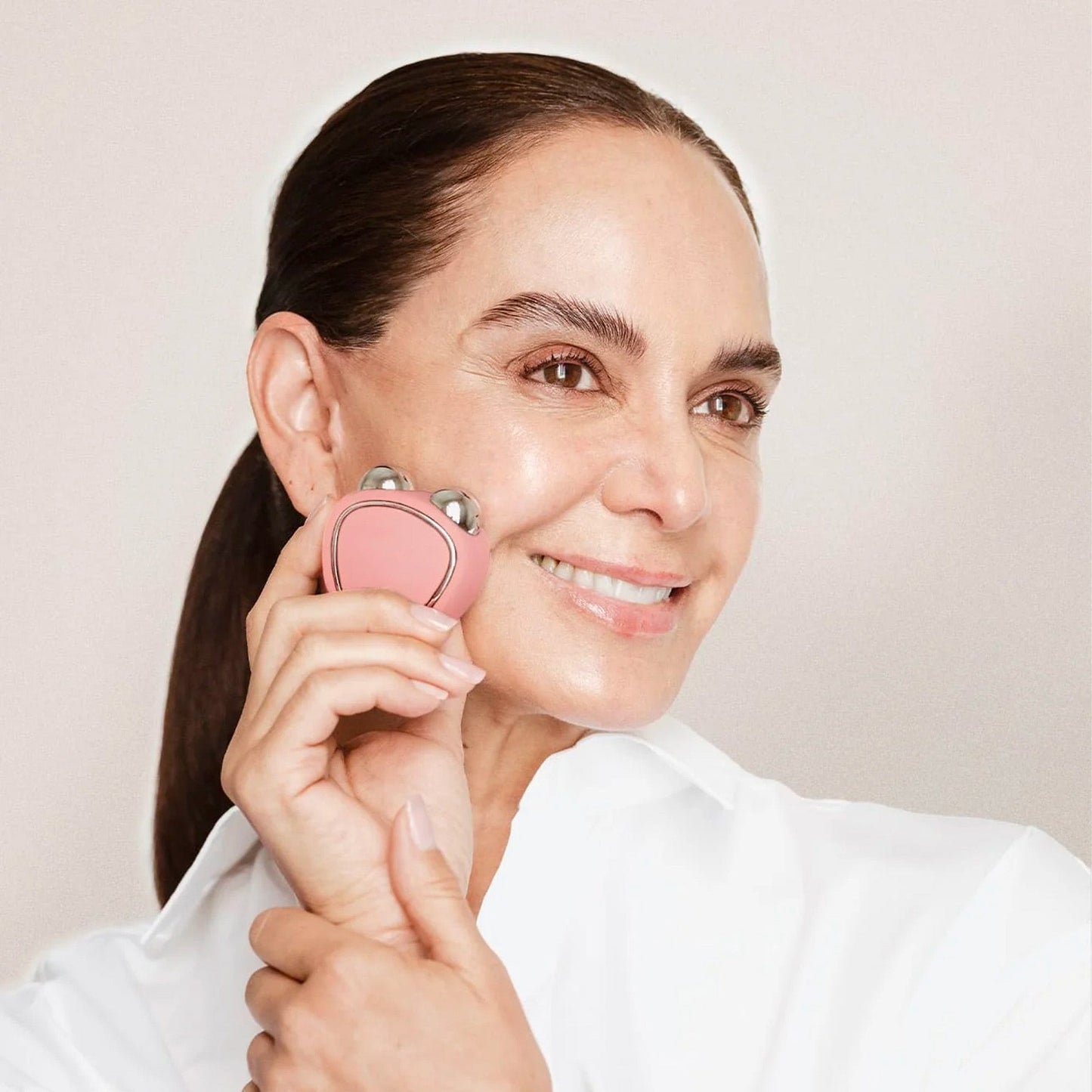 Appareil Tonifiant Visage à Batterie – Raffermissement, Éclat et Relaxation – Accessoire bien - être et maison tendance | MONDOBOX